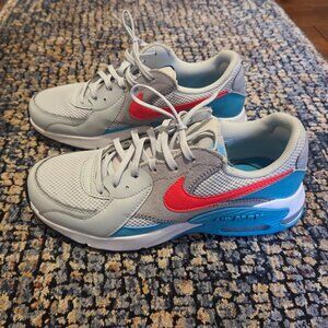 Women's Nike Air Max, size 8.5 LIKE NEW